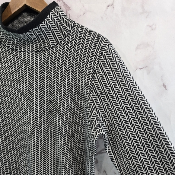 Title Nine Sweater Womens Medium Black Merino Wool Pullover Barra Mock Neck - Picture 10 of 11